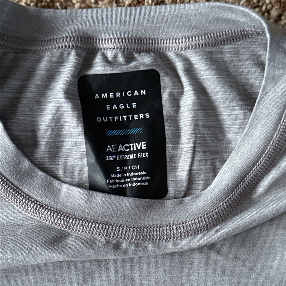 Set of 4 American Eagle Outfitters Active Flex Short Sleeve Tees - men’s small - Picture 14 of 16